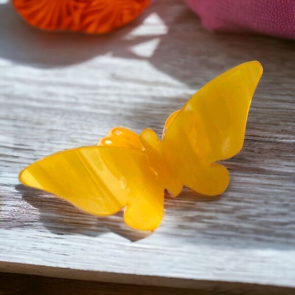 Vintage Butterfly Scarf Clip Holder Slide Lucite Marbled Yellow Mid Century Mod. - Picture 15 of 16